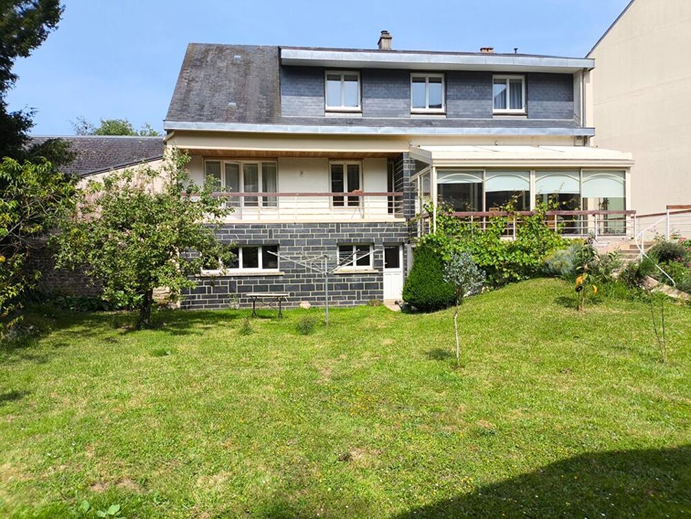 Maison centre ville avec jardin et garage