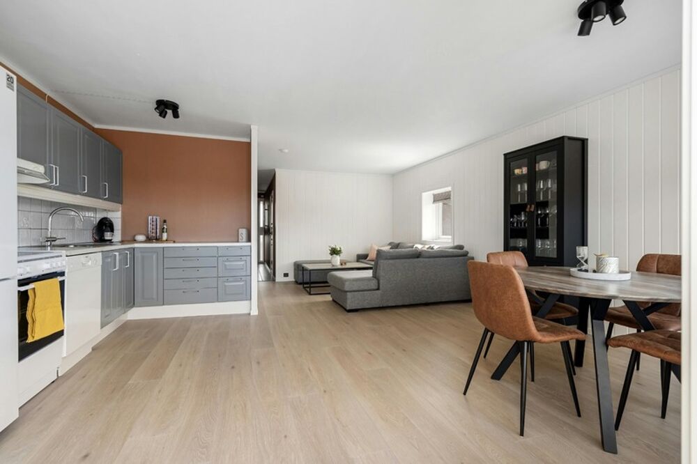 A vendre beau 4 pièces balcon et parking