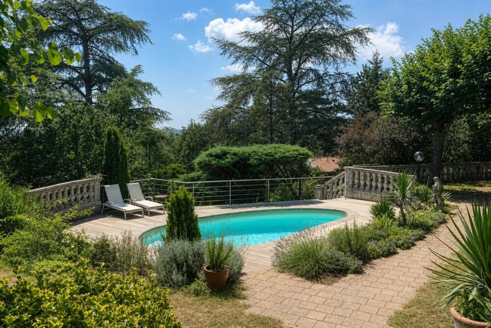 Vente Propriété/Château Propriété de caractère avec piscine, Crépieux-la-Pape Rillieux la pape