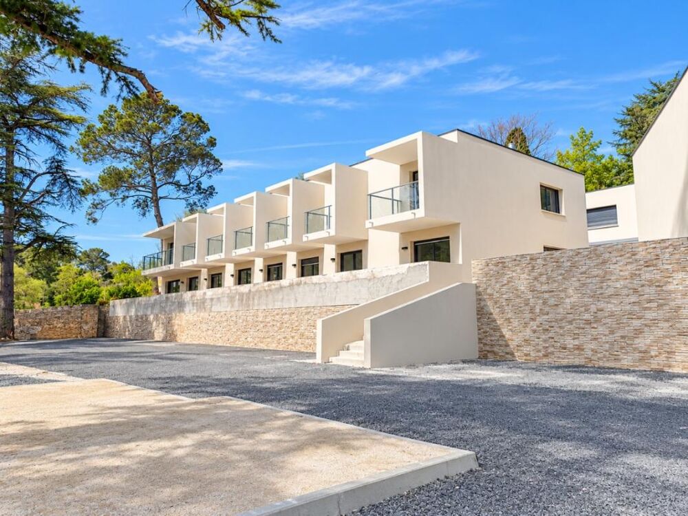 Location Duplex/Triplex T3 neuf en duplex avec terrasse, jardins et parkings à Nimes Nimes