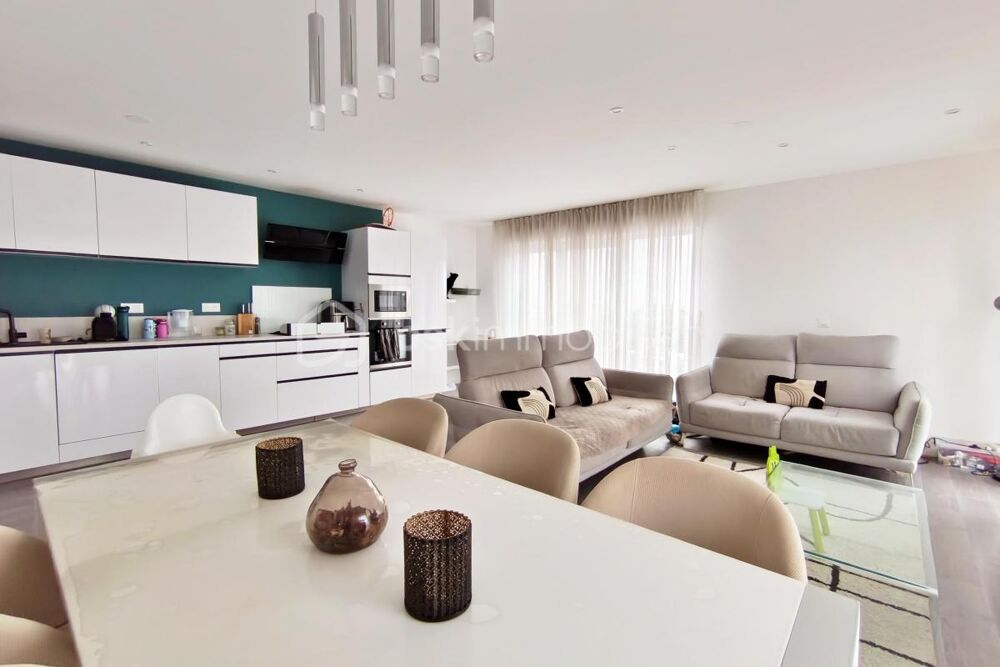 Appartement 3 pièces de 70m²  Dernier étage avec balcon et parking