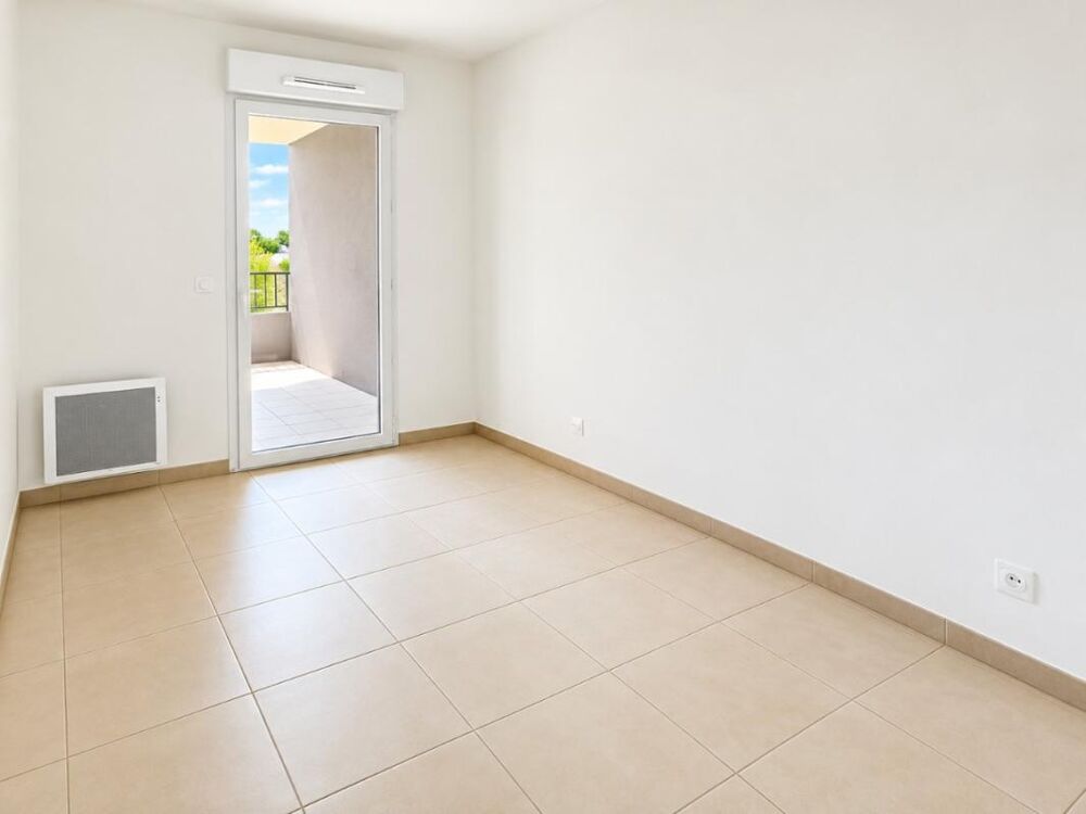 Location Appartement T3 avec parking et terrasse à Arles Arles