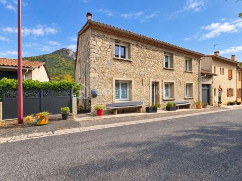   MAISON DE CARACTÈRE DE 252 m² - 11 PIÈCES - 6 CHAMBRES - 2 GARAGES Maison - 11 pièce(s) - 253 m²