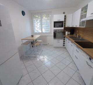  Appartement à louer 4 pièces 81 m²