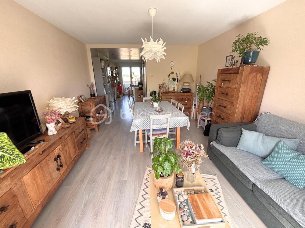 SOUS OFFRE // T3 traversant de 69 m² avec terrasse, balcon et parking  Hyper-centre de Bruges