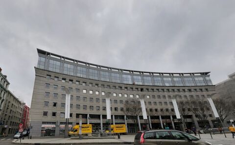 Plateau de bureaux &agrave; louer VILLEURBANNE (69), au 5&egrave;me &eacute;tage d'une superfie de 265,10 m&sup2; avec 3 emplacements de parking en sous-s 5098 69100 Villeurbanne