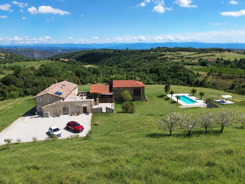 Vente Maison Propriété d'Exception Rénovée – 7.5 hectares - Étang privée - vue panoramique - Piscine - Source Saint jean de muzols