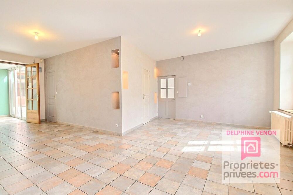 Maison de 200 m² avec vie en plain pied + grange et cave voutée sur un terrain de 525 m² en hypercentre de Châteauneuf sur Loir
