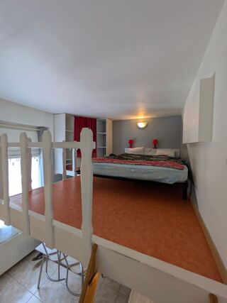  Appartement à louer 1 pièce 28 m²