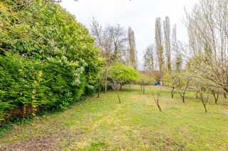  Immeuble à vendre 15 + pièces 833 m²