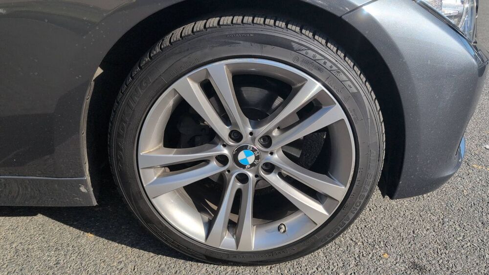 S&eacute;rie 3 (F30) 318d 143 xDrive Sport 2015 occasion 69570 Dardilly