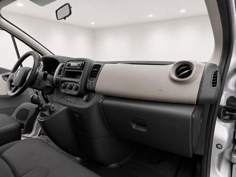 Trafic 1&deg; Main / 1.6L dci 95cv minibus 9pl - 2017 L2 long T&eacute;L/Clim 2018 occasion 60430 Abbecourt