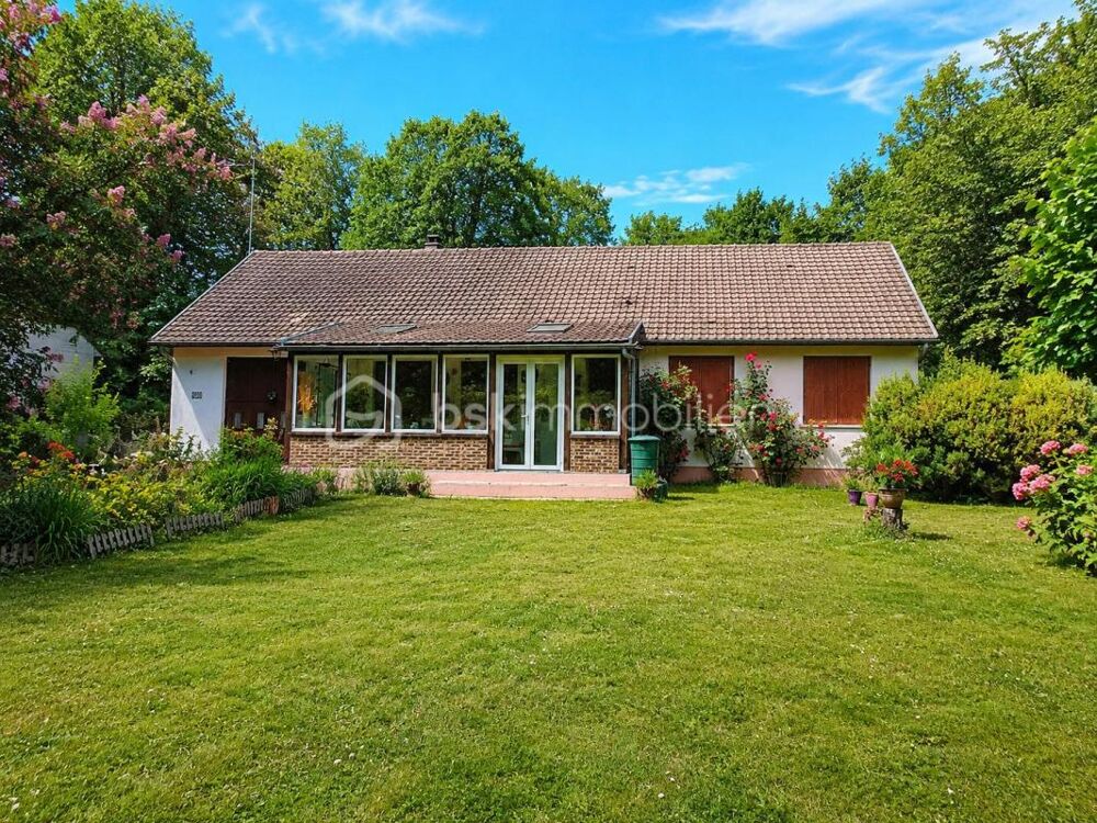 A 8 minutes de MAINTENON et de la gare SNCF, maison de plein pied de 120 m² sur terrain plat et clos sans vis à vis de 2060 m²