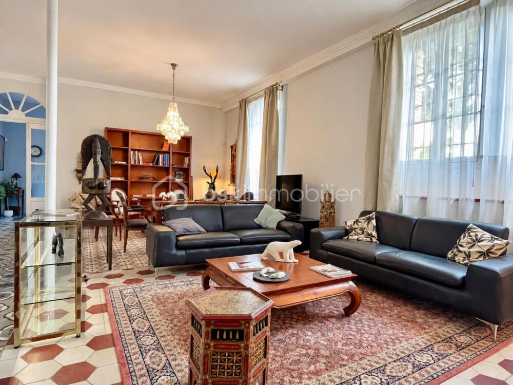 Vente Propriété/Château Maison de maître : cinq suites, piscine, spa et garage de 100 m² Castelnau d aude