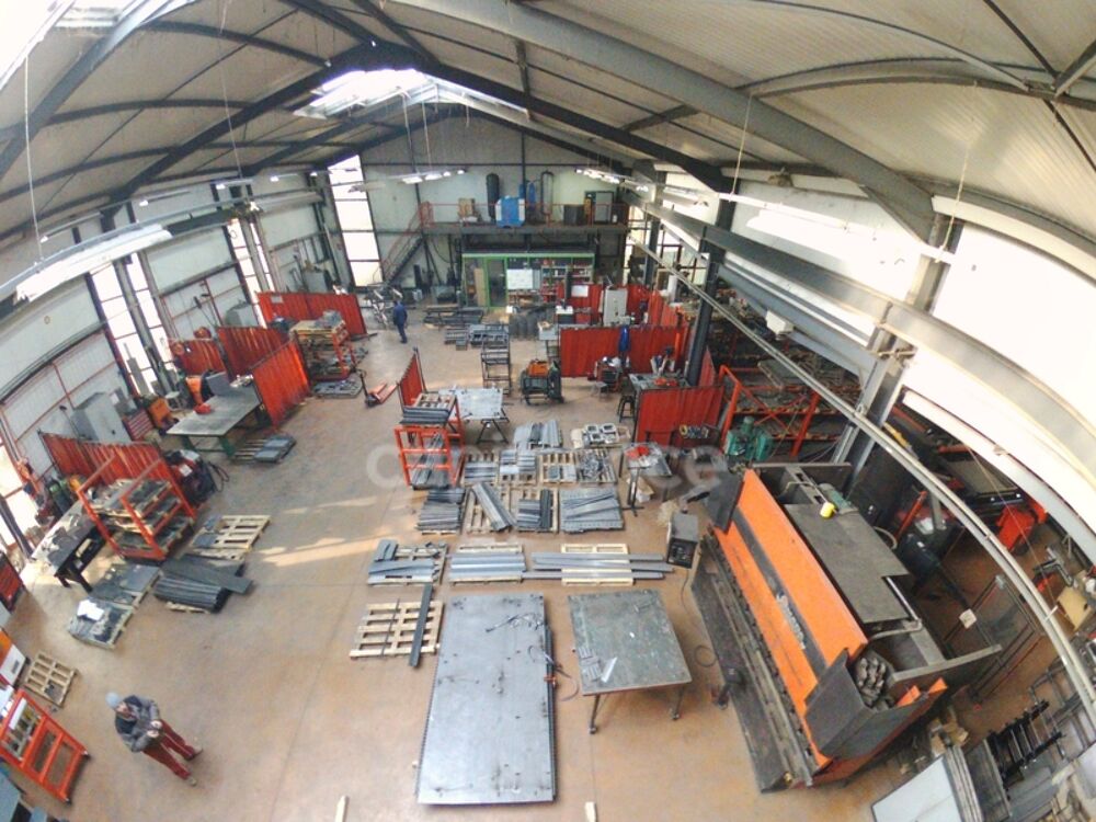   Dpt Saône et Loire (71), à vendre proche de CHALON SUR SAONE Ateliers et Bureaux de 2400 m² Chalon sur saone