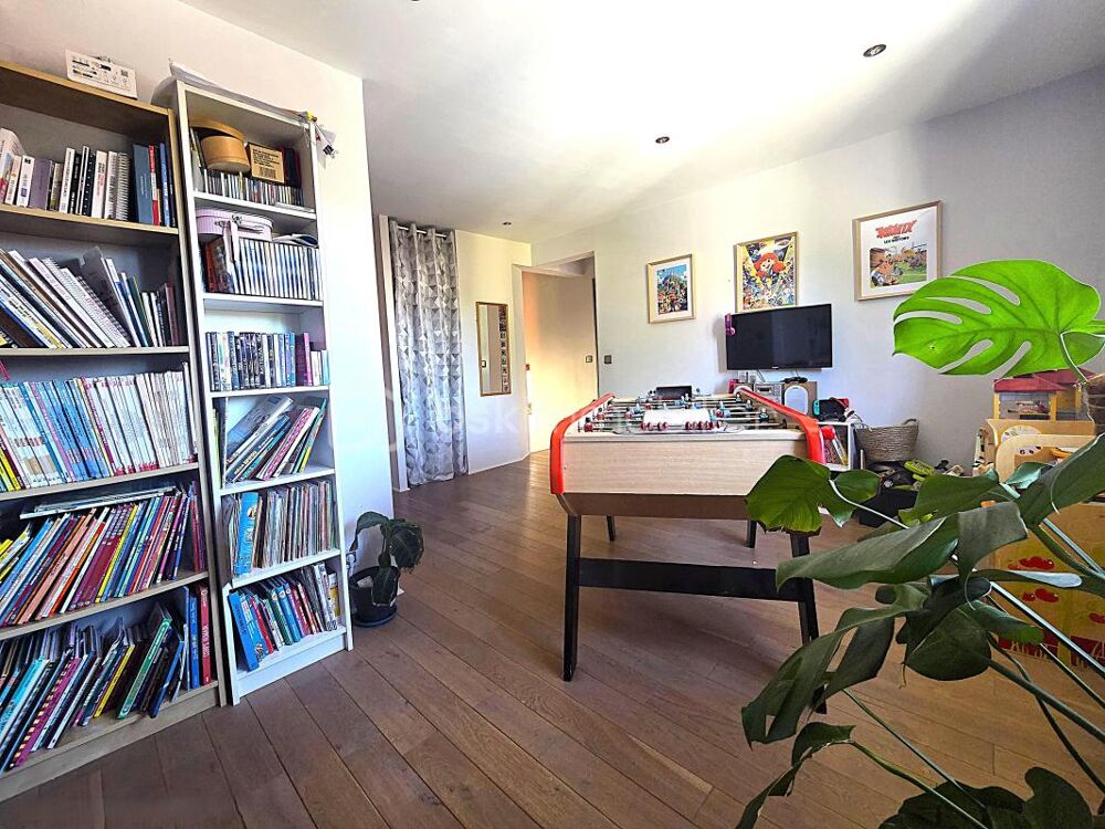 Vente Propriété/Château Propriété de 170 m²  entièrement rénovée avec 6 chambres, grand garage et jardin arboré Ozoir la ferriere