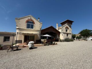  Propriété/château à vendre 15 + pièces 850 m²