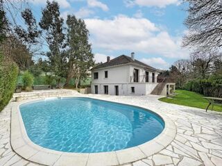  Maison � vendre 9 pi�ces 220 m�