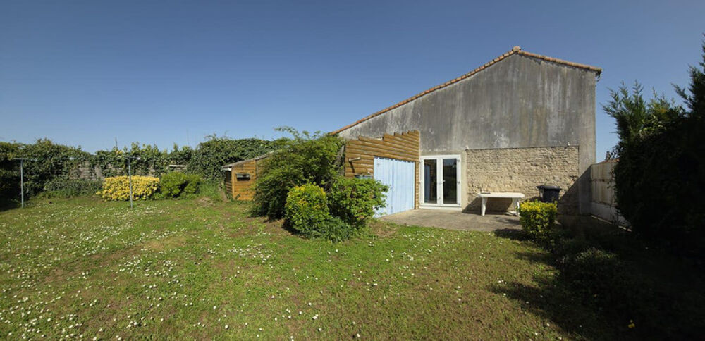 LUCON 85400 PROCHE SUPER U ADORABLE MAISON EN PIERRES RENOVEE/3 CHAMBRES AVEC ANNEXES + JARDIN CLOS