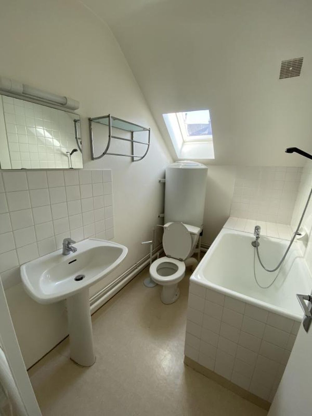 Location Appartement LOCATION T1 SEMI MEUBLE RODEZ SANS FRAIS D'AGENCE Rodez