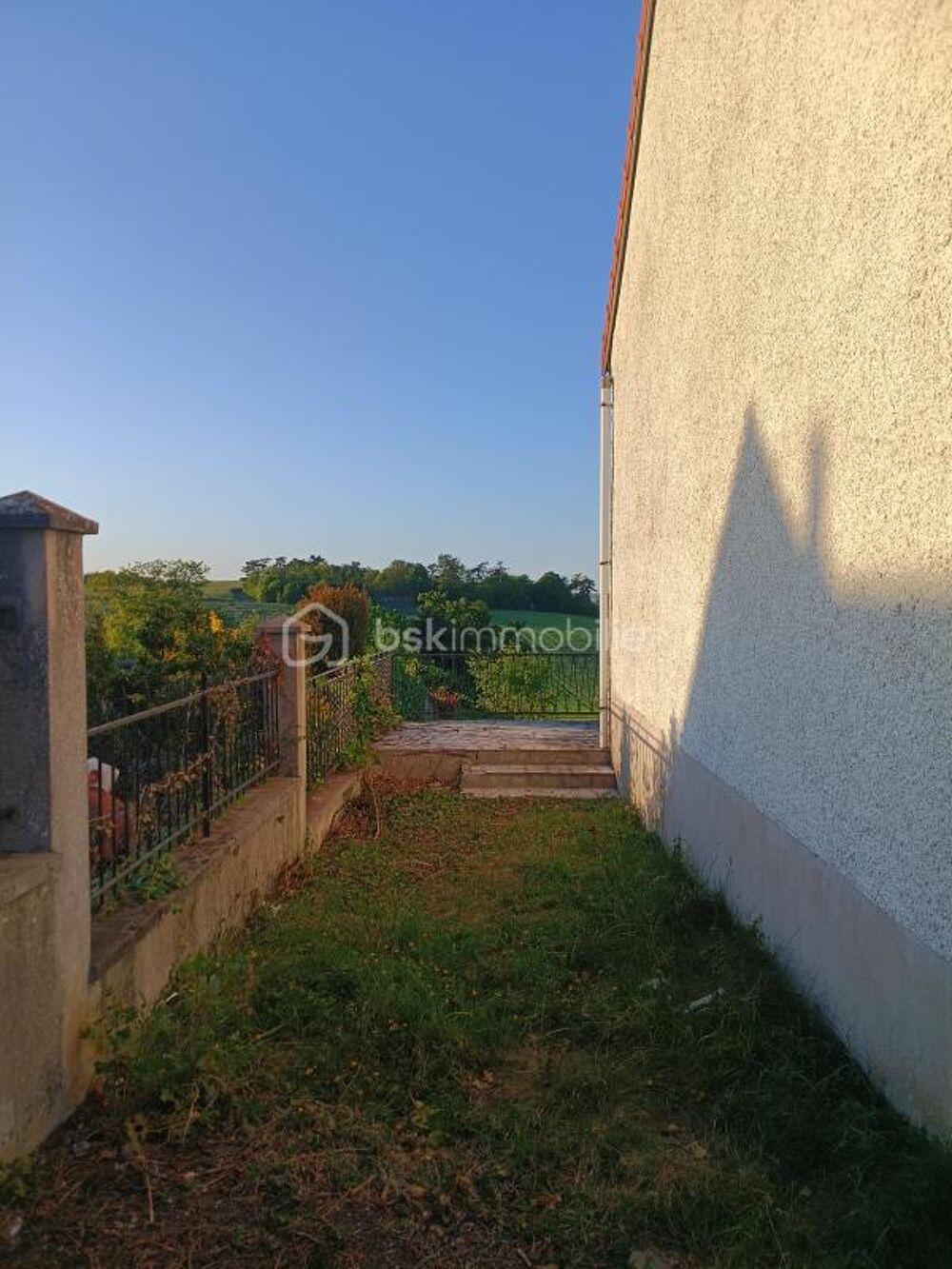 À 5 MIN DE SENS : MAISON DE 102 m² À FORT POTENTIEL, CALME ET JARDIN
