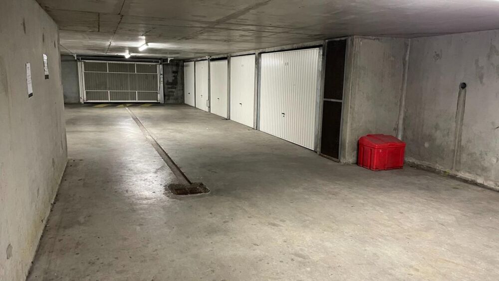 Vente Parking/Garage A vendre garage en sous-sol - Rue Camille Desmoulins Lyon 7