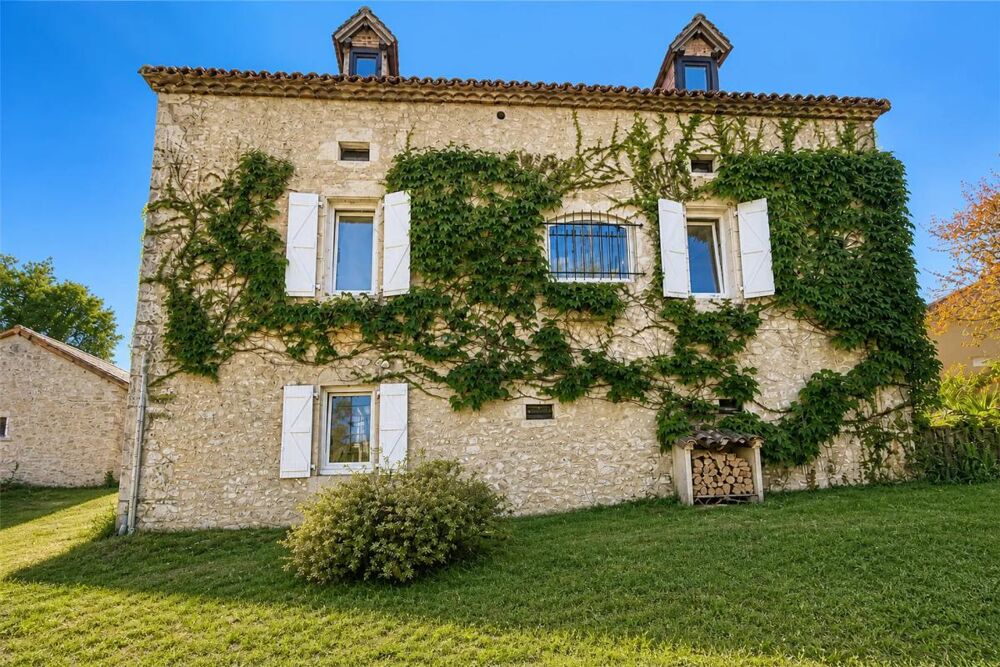 Vente Maison Ensemble immobilier, 375 m² dans le Lot, proche St-Cirq-Lapopie Berganty