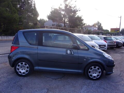 Peugeot 1007 1,6 16v TRONIC DOLCE BOITE AUTO 2005 occasion &Eacute;guilles 13510