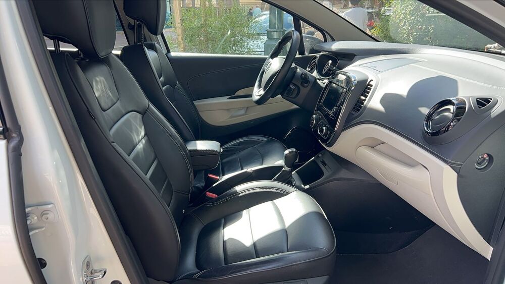Captur I 1.2 TCe 120 EDC Initiale Paris 2017 occasion 94300 Vincennes