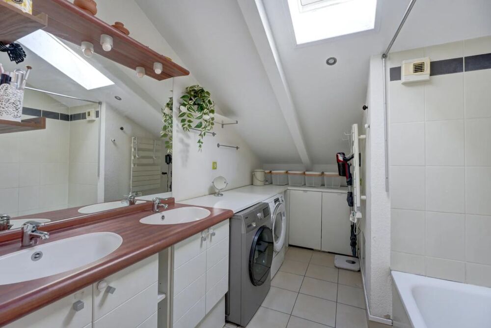 Oullins gare - Duplex 4 chambres - Terrasses - 2 stationnements - Calme