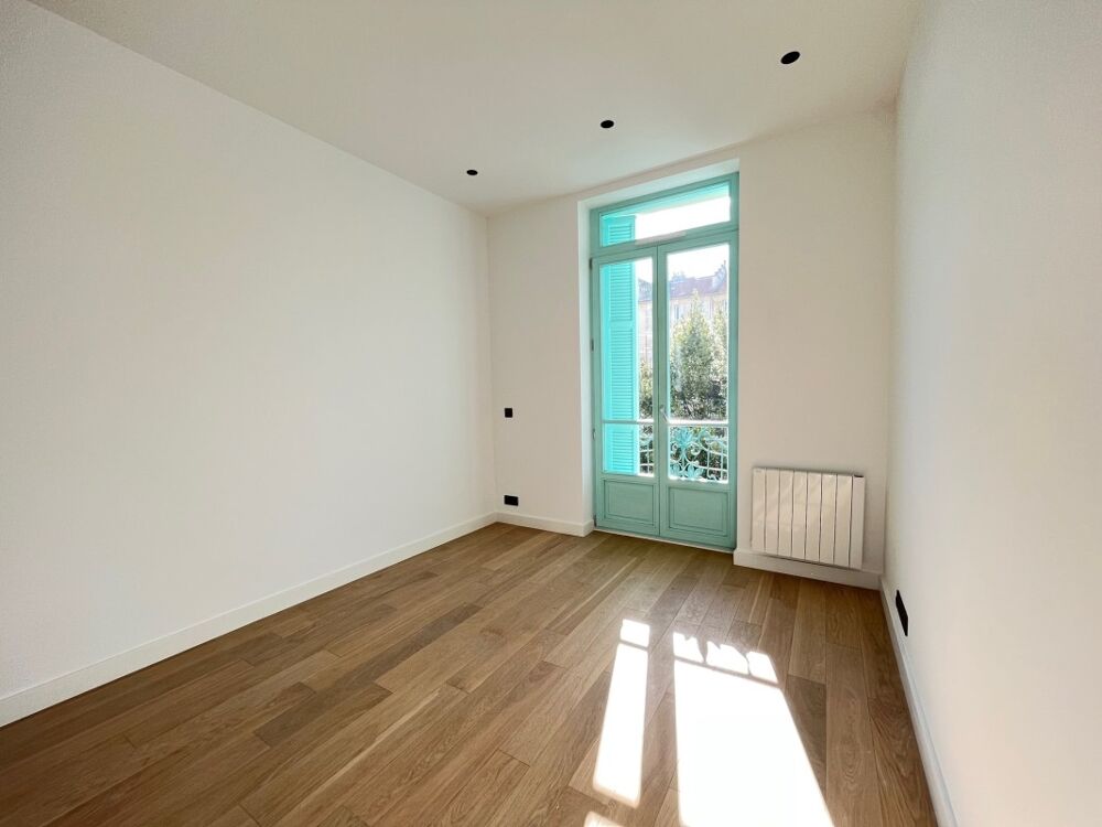 Location Appartement Studio avec balcon à NICE Nice