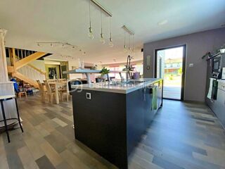  Maison  vendre 8 pices 200 m