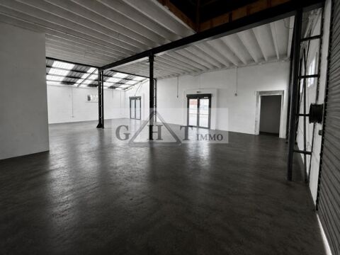   ENTREPOT DE 250 M² + 150 M² EXTERIEUR A LOUER - FONTENAY TRESIGNY 