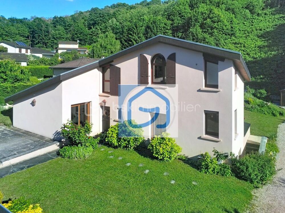 Vente Maison Belle maison familiale avec piscine et une annexe – Quartier Mozas à Bourgoin-Jallieu Bourgoin jallieu