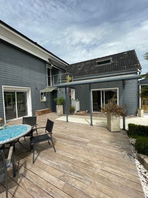   SUPERBE MAISON 160 m2 4/5 CHAMBRES Maison - 7 pi�ce(s) - 182 m�