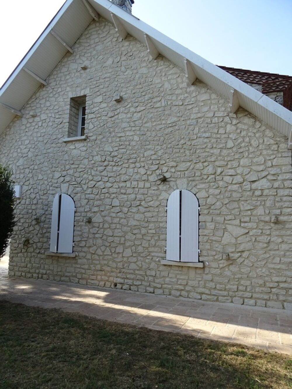 Vente Maison Maison à vendre 8 pièces ROULLET SAINT ESTEPHE (16) Roullet saint estephe