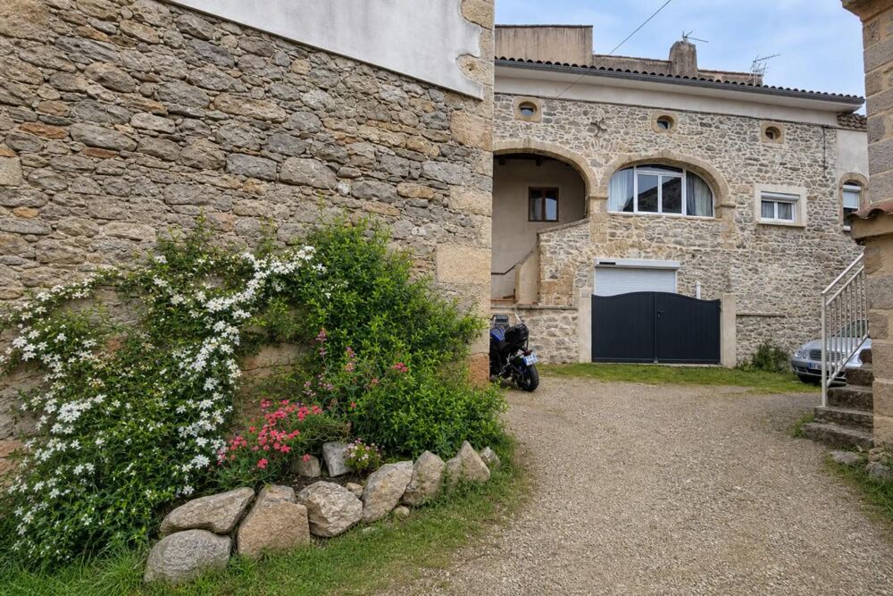 Maison en pierre rénovée à Saint-Paul-le-Jeune