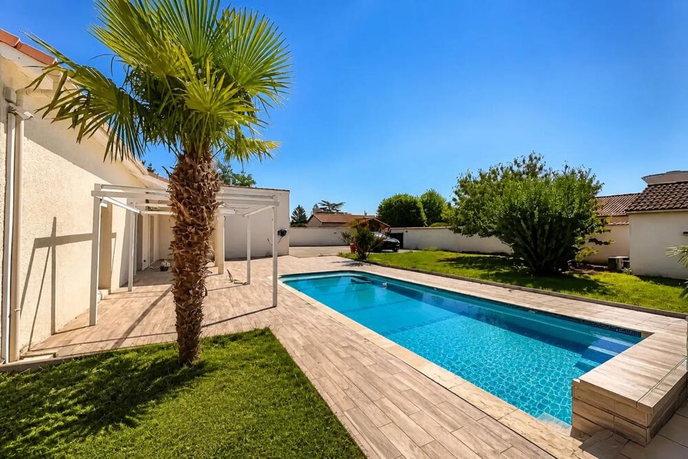 Maison de 6 pièces de 130 m² à Lapeyrouse-Mornay
