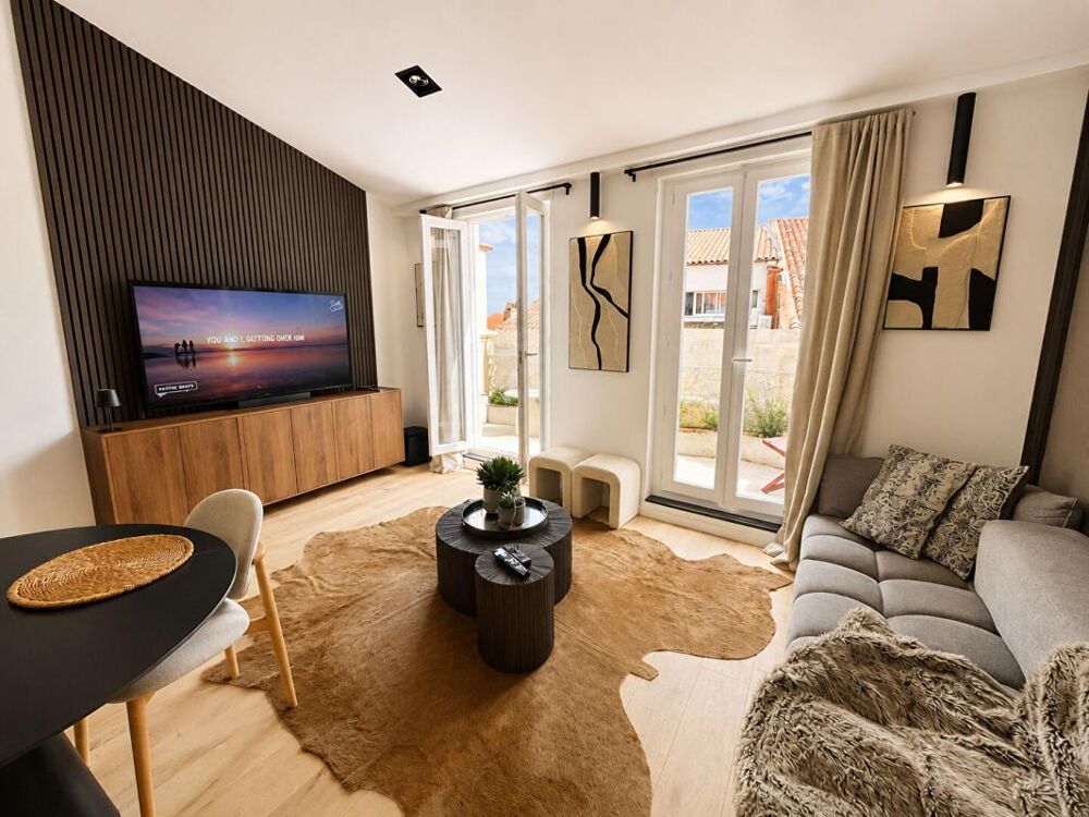 Vente Appartement FRÉJUS CENTRE-VILLE - T3 ENTIÈREMENT MEUBLÉ ET RÉNOVÉ AVEC TERRASSE Frejus