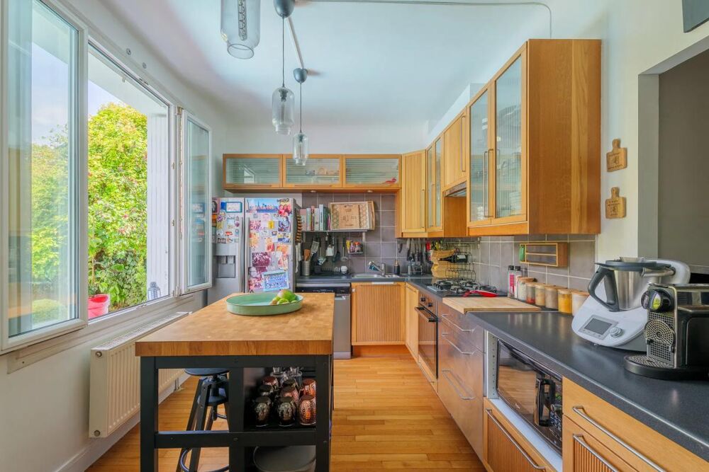 Vente Maison Maison 7 pièces 127 m² à Gagny avec piscine, jardin et parkings Gagny