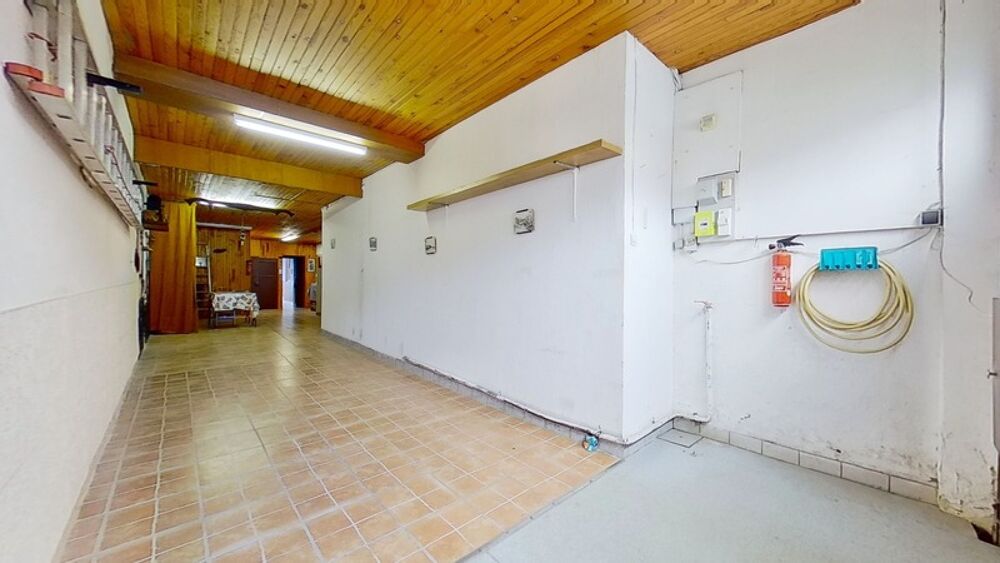 Maison de 220m² avec garage et jardin
