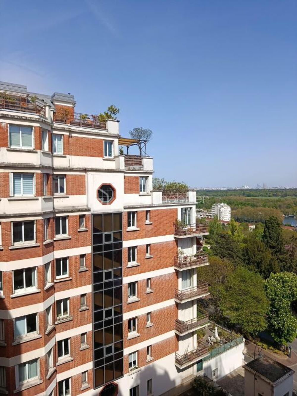 F3 avec balcon plein sud TRAVERSANT VUE dégagée!