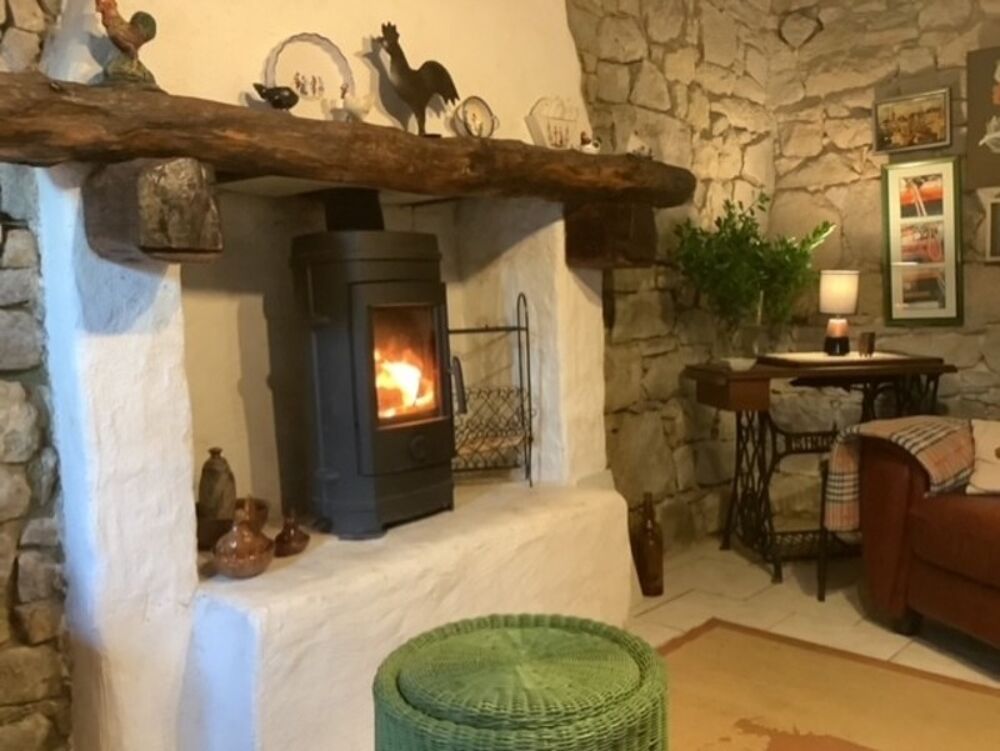 GUEMENE SUR SCORFF BELLE DEMEURE EN PIERRE DE 185 m² ENVIRON COUR EXTERIEURE JARDIN NON ATTENANT DE 764M²