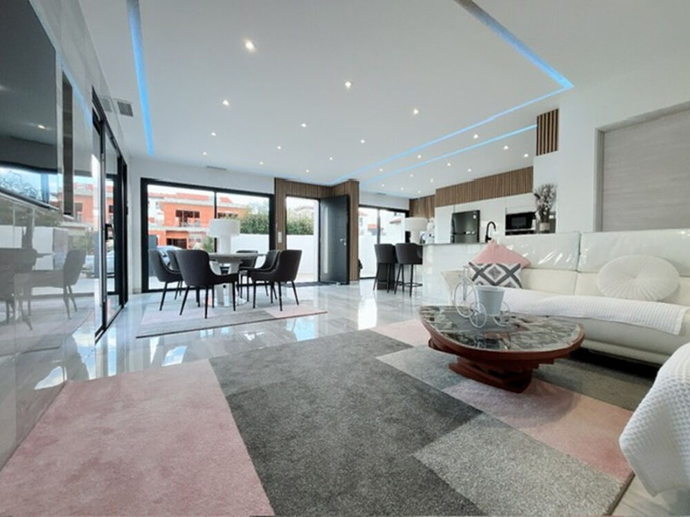 Vente Maison Magnifique villa 5 pièces de 105 m2 sur un terrain 4 faces au sud de Perpignan Perpignan