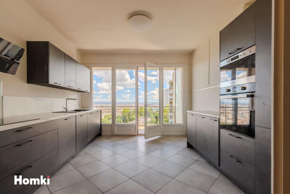Vente Appartement Lyon 4e – Rue Louis Thévenet  Un appartement suspendu entre ciel, lumière et nature Lyon 4