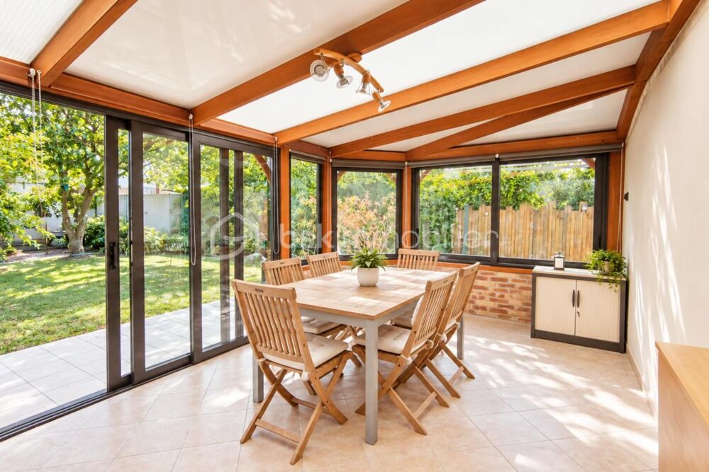Maison familiale de 139 m², 6 pièces, 5 chambres  Beaux volumes, fort potentiel et jardin sans vis-à-vis