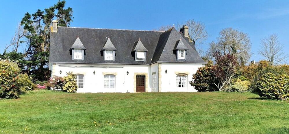 Maison 10 pièces 263 m² · à Confort Meilars · 263 m² · 472 200 €