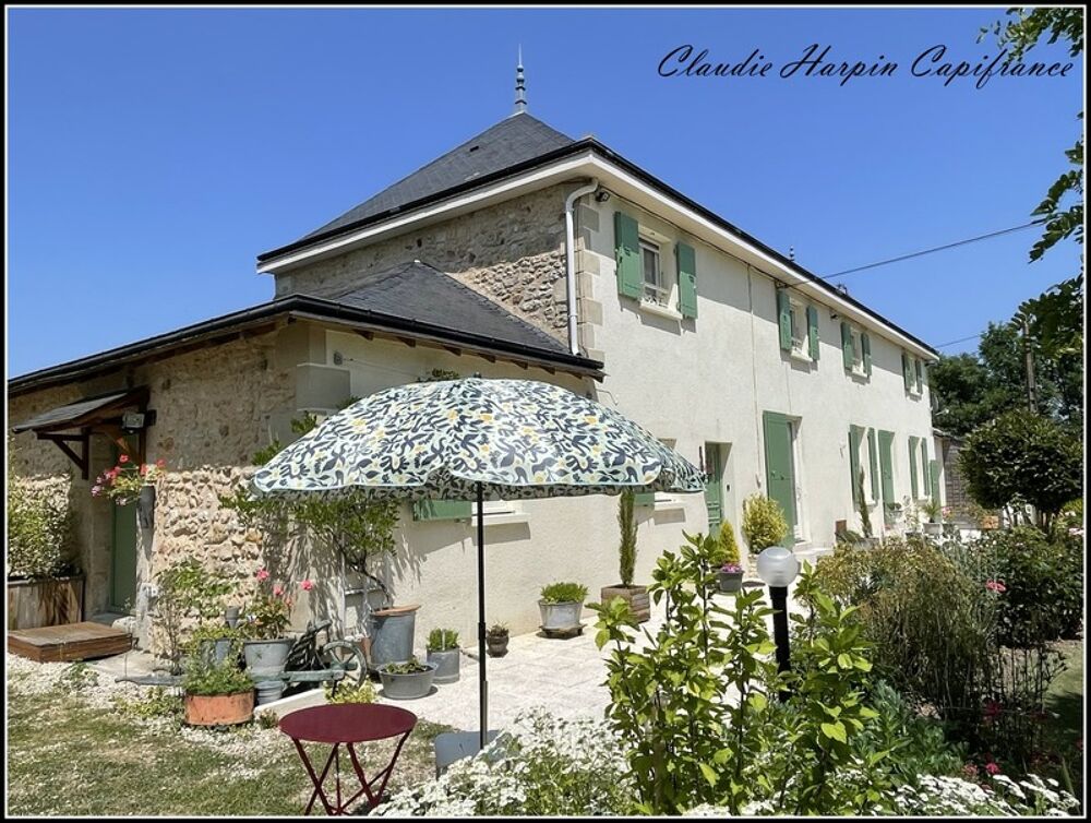 Maison à vendre 8 pièces AIRVAULT (79) - terrain 2769 m² - 5 ch - mare -288 m² habitable
