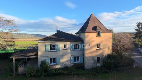   A vendre, Maison de 230m� � Saint-Cyprien avec maison d'habitation et deux g�tes et piscine Maison - 12 pi�ce(s) - 230 m�