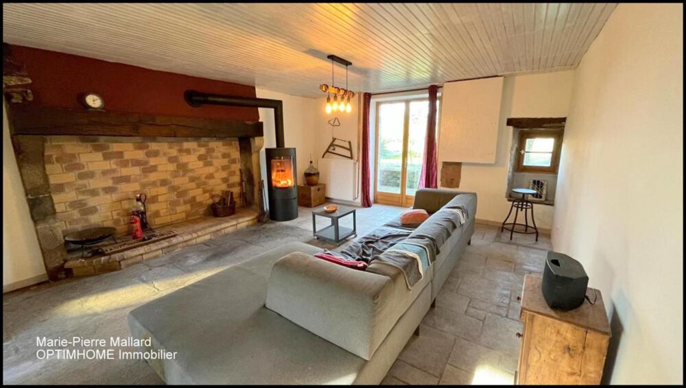 Propriété de 10 pièces à VALLIERES (23)